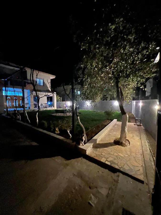 Vila Licenji Vlorë 0*,
